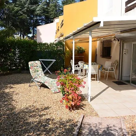 One-bedroom In With Swimming Pool 241