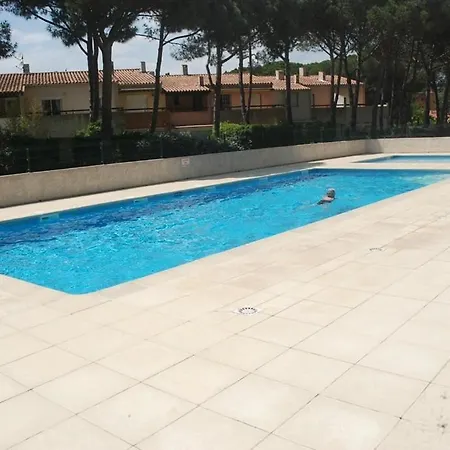 One-bedroom In With Swimming Pool 241